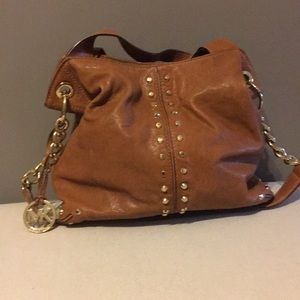 Woman’s  Michael Kors should bag .